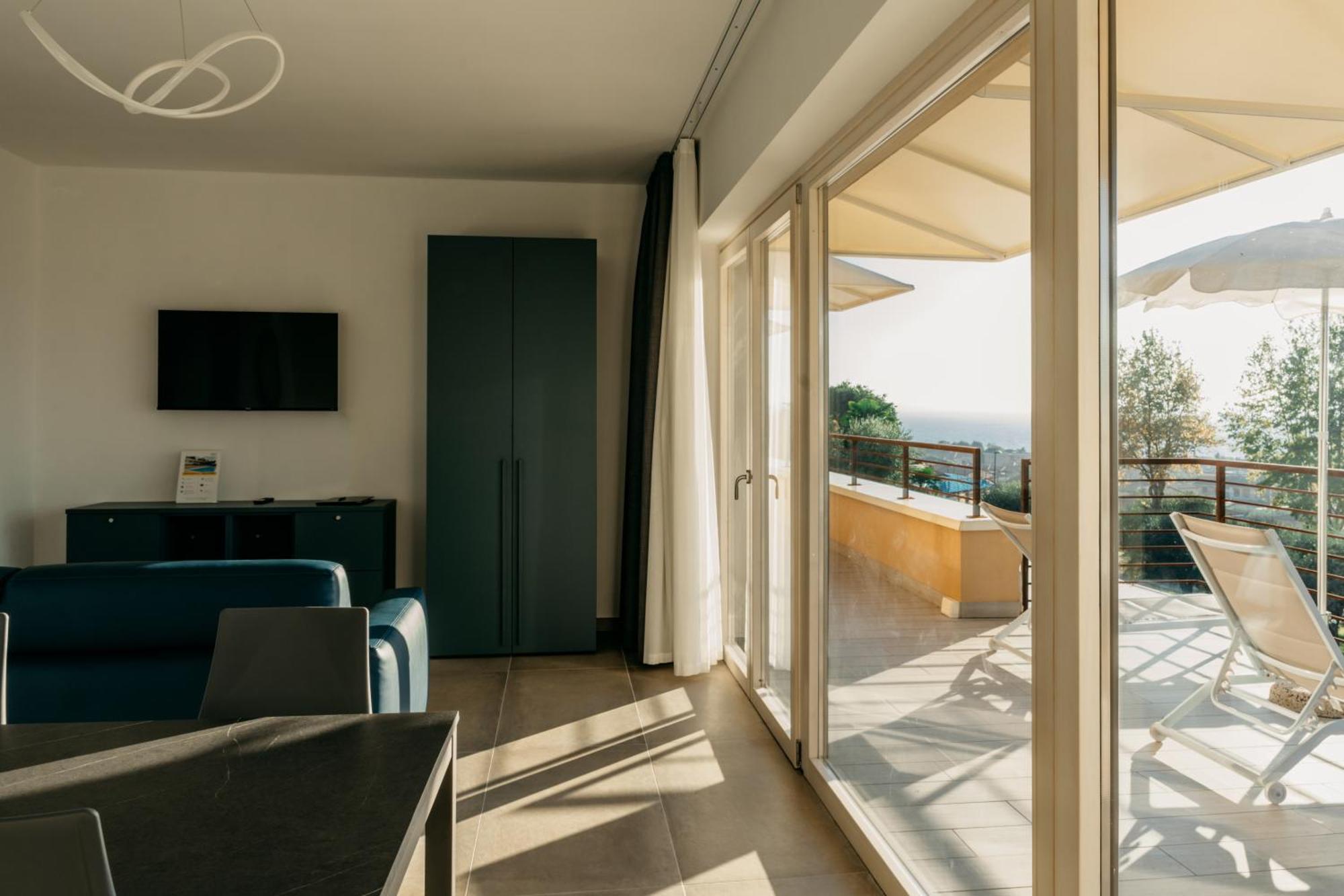 ברדולינו Apartments Monsurei, Lake View מראה חיצוני תמונה