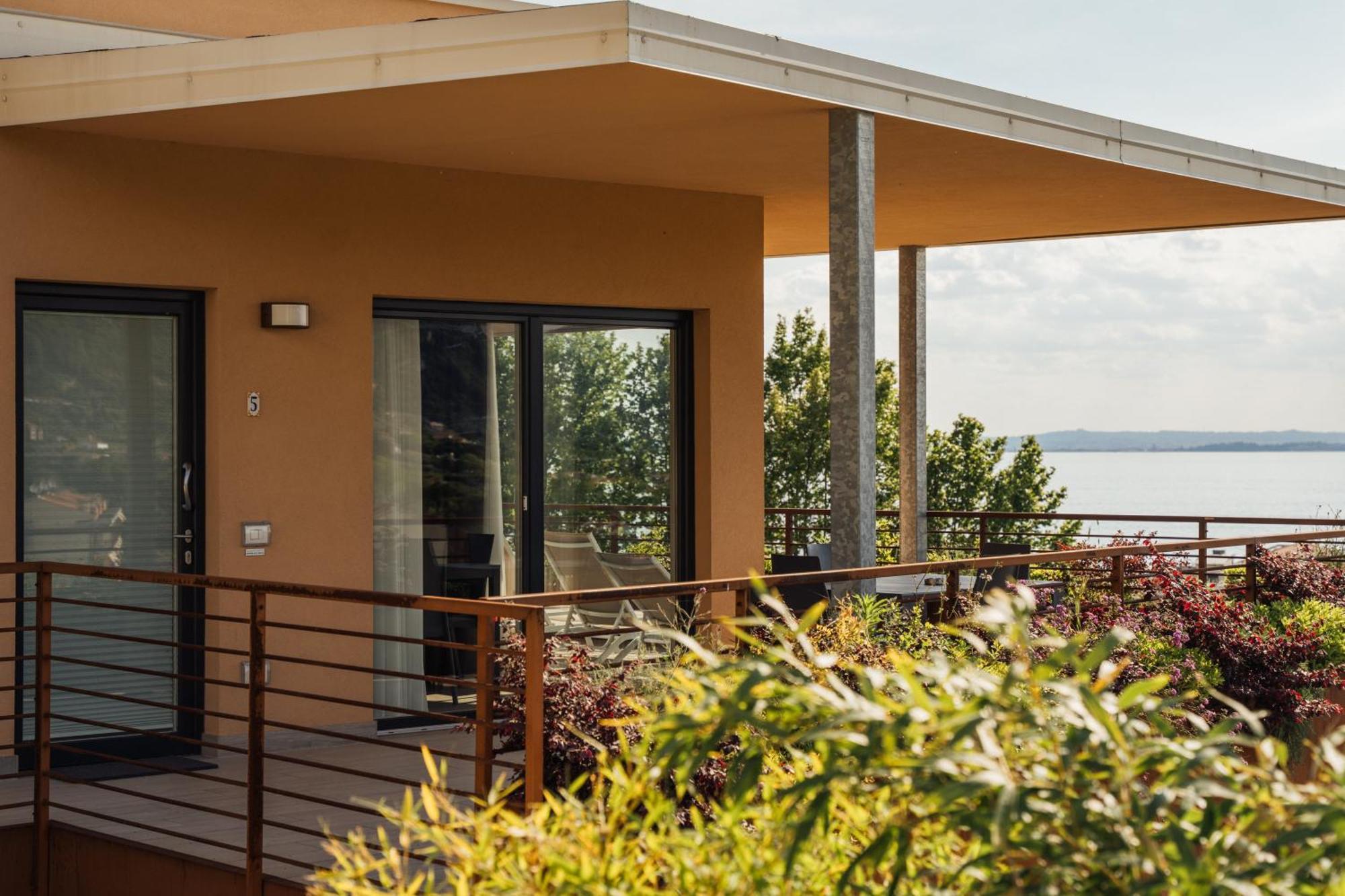 ברדולינו Apartments Monsurei, Lake View מראה חיצוני תמונה